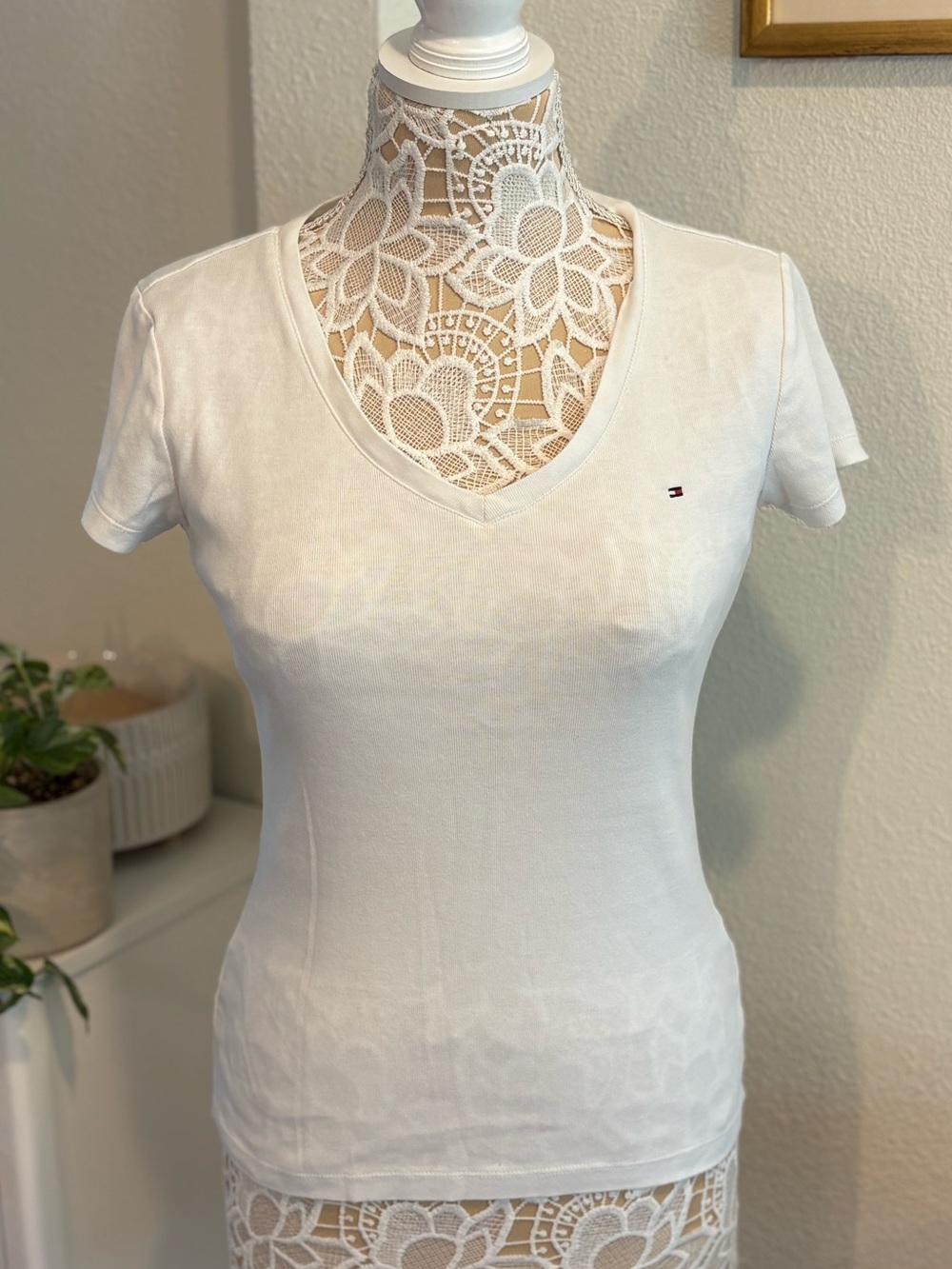 Bundle of 2 Tommy Hilfiger White V-Neck Short Sleeve Tee- size M